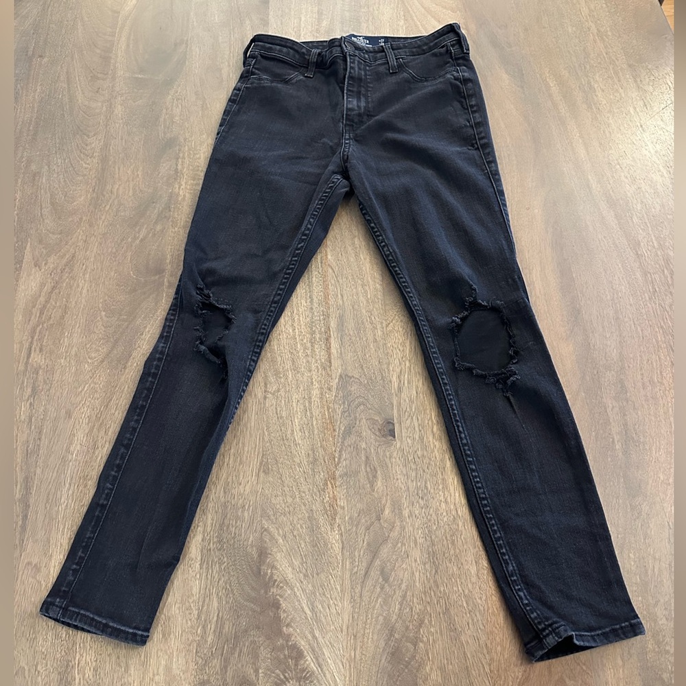 Hollister black high-rise distressed crop jean leggings